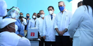 Ministro de Salud  reitera  habrá segunda dosis para completar inoculación contra COVID-19