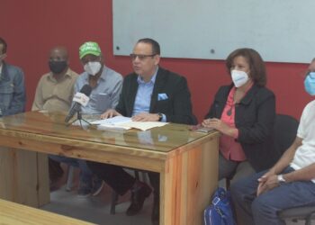 TSA admite amparo en contra de la firma del pacto eléctrico y fija audiencia para el miércoles al mediodía