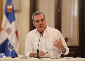 Presidente Abinader asegura solución a juntas de vecinos de SDO sin importar militancia partidaria