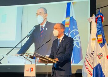 García Fermín afirma que el covid-19 ha obligado la realización de cambios urgentes en las universidades