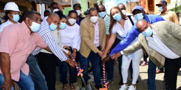 Alcalde Carlos Guzmán deja iniciadas construcción de 27 obras en Santo Domingo Norte