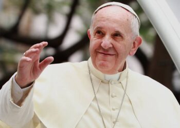 El papa condena que haya «demasiadas guerras» durante la pandemia