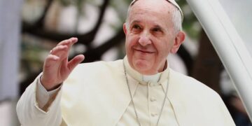 El papa condena que haya «demasiadas guerras» durante la pandemia