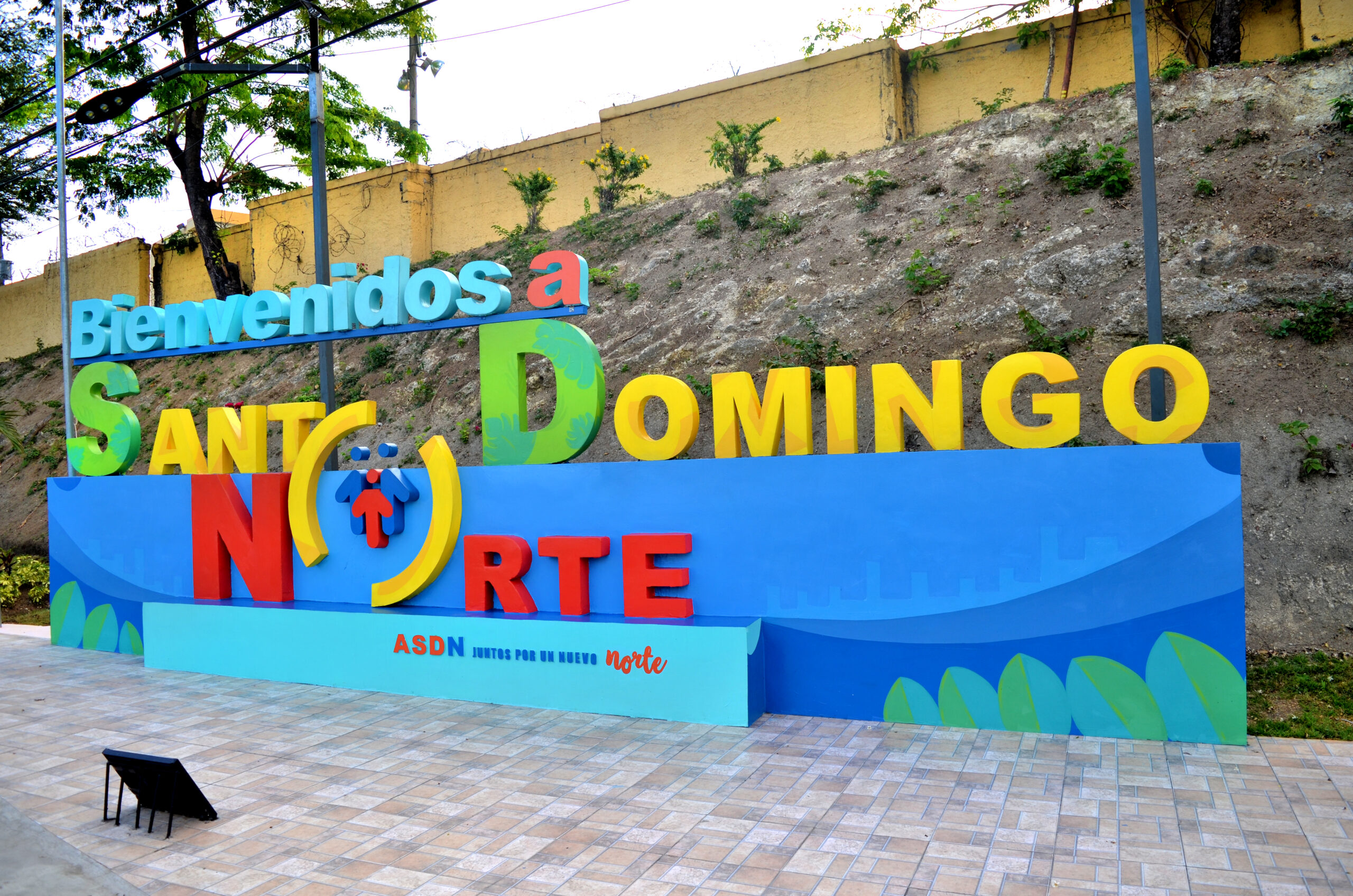 Alcaldía de SDN deja inaugurado parador de la avenida Hermanas Mirabal