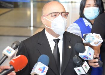 Alfredo Pacheco destaca el rol de los periodistas en su día