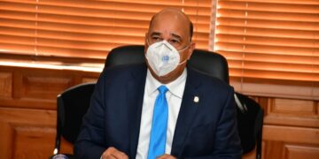 Senador Bauta Rojas rechaza decisión de las autoridades de salud de autorizar sólo una prueba PCR al año