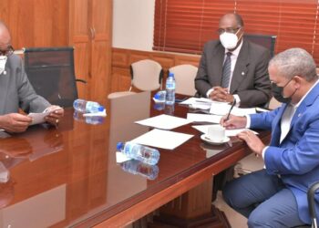 Comisión de Educación se reúne para tratar proyecto de ley que elimina pago de reinscripción de colegios