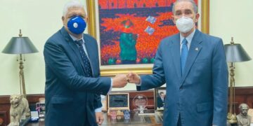 Ministro del MESCYT y Embajador ante Reino Unido examinan ejecución de proyectos educativos