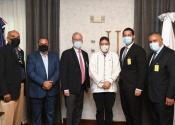 Estudian posibilidad impartir el béisbol en las escuelas