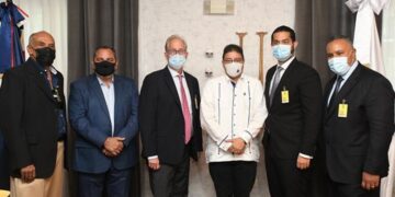 Estudian posibilidad impartir el béisbol en las escuelas