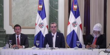 Gobierno e industriales proyectan crear 600 mil nuevos empleos y definen línea de trabajo