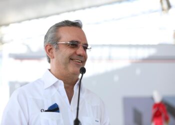 Presidente Abinader viaja a Samaná y Santiago