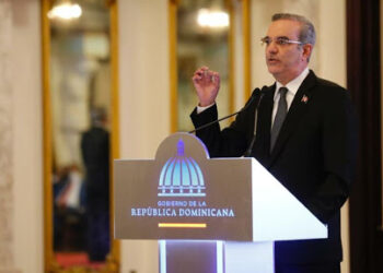 Luis Abinader pone en retiro a 350 oficiales; hay 62 coroneles