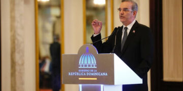 Luis Abinader pone en retiro a 350 oficiales; hay 62 coroneles