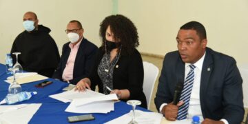 Comisión de Deportes de la Cámara de Diputados realiza descenso en Complejo Deportivo Los Trinitarios