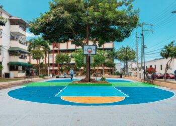 ADN y Banreservas entregan remozado el Parque San Lázaro