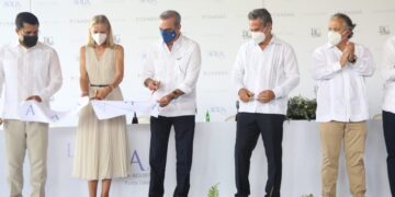 Presidente Abinader asiste a inauguración de complejo turístico con inversión de UDS120 millones