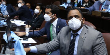 Diputados acogen recomendación del Senado sobre el Defensor del Pueblo sus suplentes y adjuntos