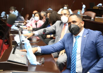 Diputados aprueban en segunda lectura proyecto de ley transitoria para terminar obras inconclusas