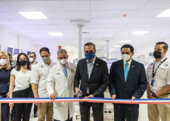 Presidente Abinader y director del INVI entregan bloques materno infantil y consulta externa de la ciudad sanitaria Luis Eduardo Aybar