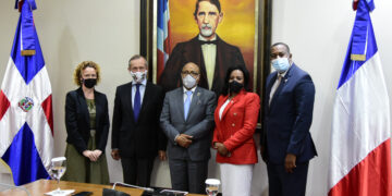 Presidente Cámara Diputados y embajador de Francia se reúnen; tratan temas de interés para ambos países