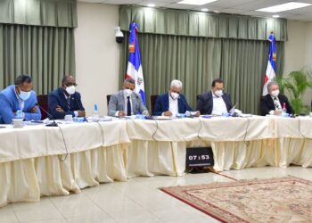 Comisión Especial del Senado entrevista a los aspirantes a titulares de Defensor del Pueblo