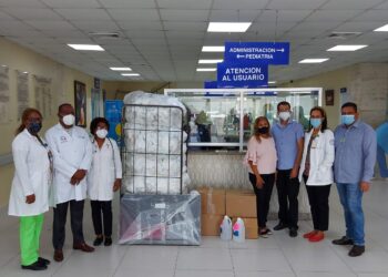 Maternidad San Lorenzo de los Mina recibe donación de insumos para el Programa Mamá Canguro