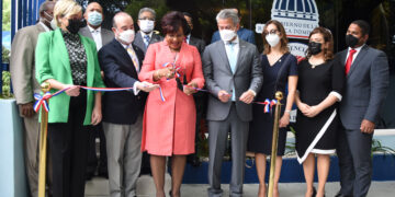 Josefa Castillo proclama derechos de usuarios ahora serán protegidos con nuevo centro de atención al usuario de la SIS