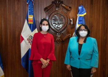 Primera dama y rectora de la UASD consideran establecer acuerdo de colaboración en beneficio de Niñez y Adolescencia