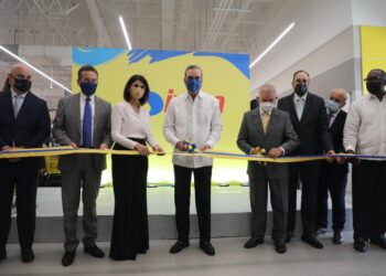 Apoyo al sector privado: presidente Abinader inaugura tienda Sirena Los Alcarrizos