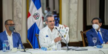 Presidente Abinader recibe a 290 representantes juntas vecinos de Monseñor Nouel