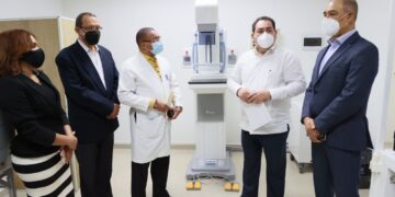 SNS entrega equipos valorados en RD$14.6 millones en dos hospitales de La Vega