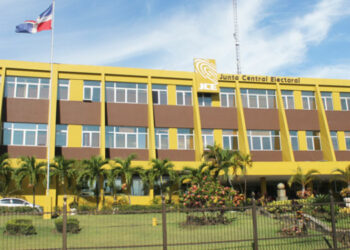 Pleno de la JCE aprueba informe presentado sobre investigación del Voto Dominicano en el exterior; dispone desvinculación de varios funcionarios
