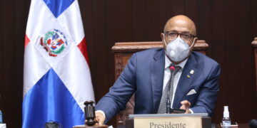 Pacheco afirmó que todos los viernes llegará un cargamento de vacunas de Pfizer