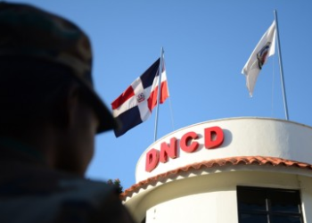 DNCD suspende agentes por actuación irregular en Nigua, SC
