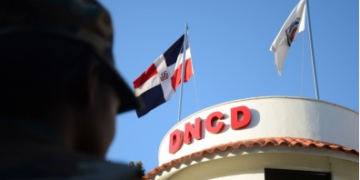 DNCD suspende agentes por actuación irregular en Nigua, SC
