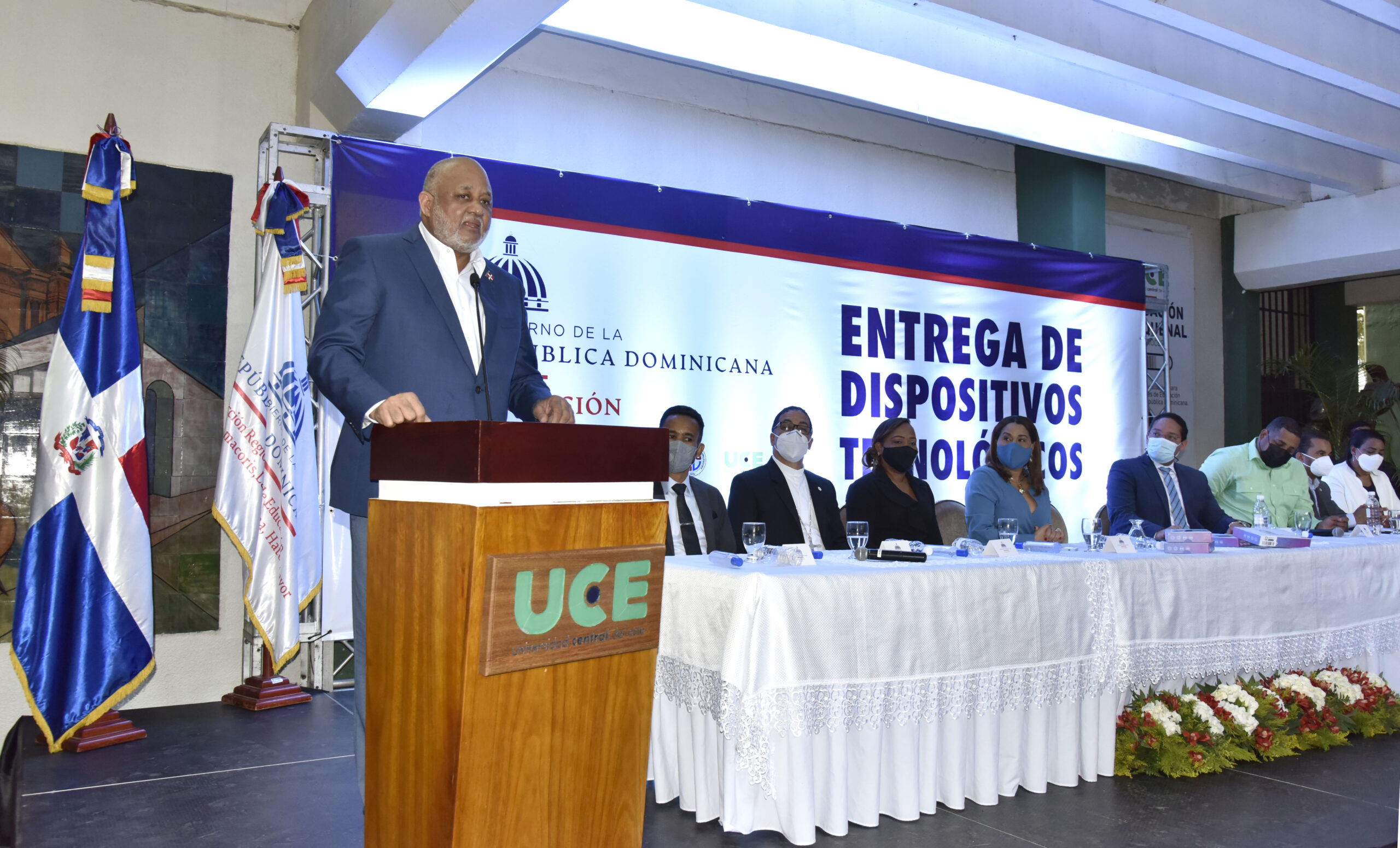 Ministerio de Educación entrega 55 mil equipos tecnológicos a estudiantes de San Pedro