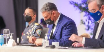 Gobierno y municipalidad acuerdan extender a nivel nacional plan Mi País Seguro