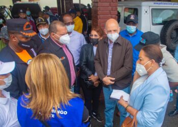 Autoridades coordinan acciones para asistir personas y comunidades de SDN