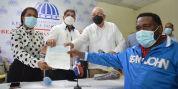 Agricultura y  Banco Agrícola pagan RD$39.7 millones a productores de cerdos de Sánchez Ramírez