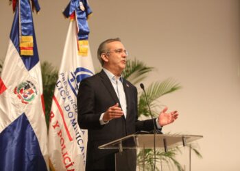 Presidente Abinader anuncia extensión de «Mi País Seguro» a tres barrios de la capital y SFM