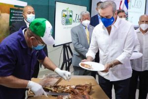 Presidente Abinader a productores de cerdo: tienen un gobierno día a día apoyándolos con esta situación