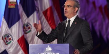 Presidente llama a liderazgo político, social y empresarial a unirse para lograr reformas que necesita RD