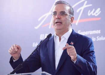 Presidente Abinader dice a profesores, padres y estudiantes, que lo mejor está por venir