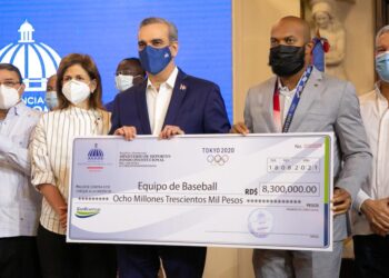 Presidente Abinader entrega más de 50 millones de pesos a atletas que participaron en Juegos Olímpicos Tokio 2020