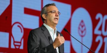 Presidente Abinader destaca cifras récords en zonas francas y recuperación del 100% empleos