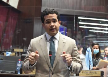 0mar Fernández somete reforma que penalizaría hasta con 3 años de prisión maltrato animal