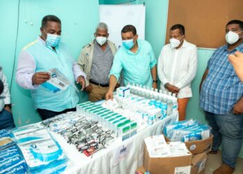 Gabinete de Política Social entrega  medicamentos en hospitales del país