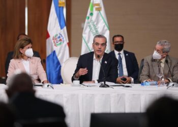 Presidente propone en Diálogo Nacional reforma a la Constitución para transformar la justicia