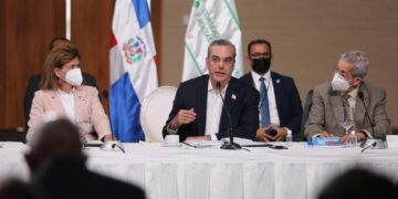 Presidente propone en Diálogo Nacional reforma a la Constitución para transformar la justicia